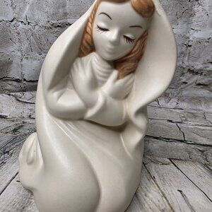 Madonna Nativity Virgin Mary Planter Vase VTG Hull Pottery USA #25 Appx 7.5 x 6"